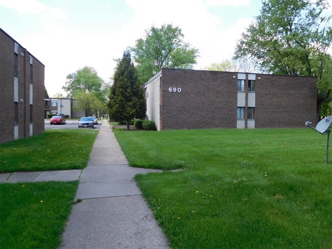 Building Photo - 760 Burns St