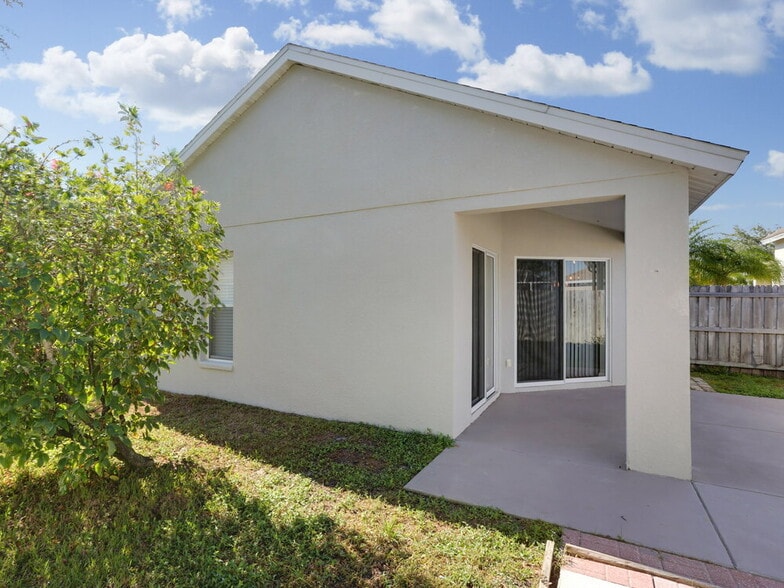 Building Photo - 8525 Hawbuck St