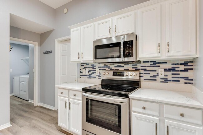 Building Photo - 1236 Northview Dr