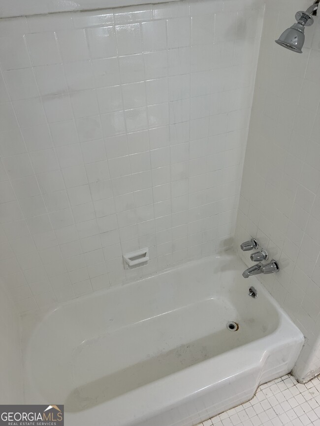 Building Photo - 1215 Westview Dr SW