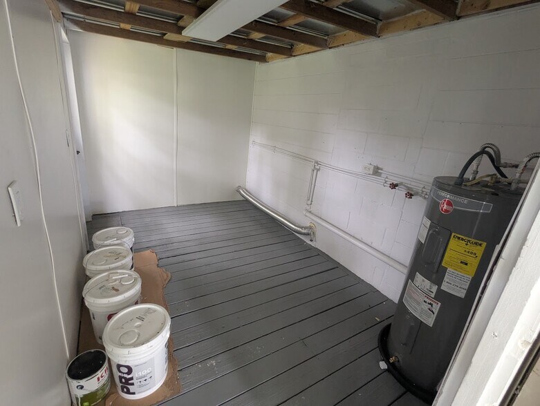 Building Photo - 10804 N 53rd St