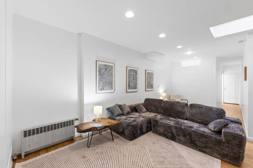 Primary Photo - 103 1st Ave