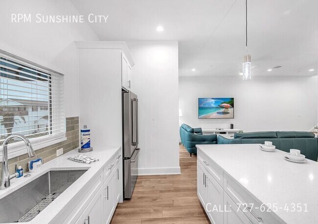 Building Photo - 15405 Gulf Blvd