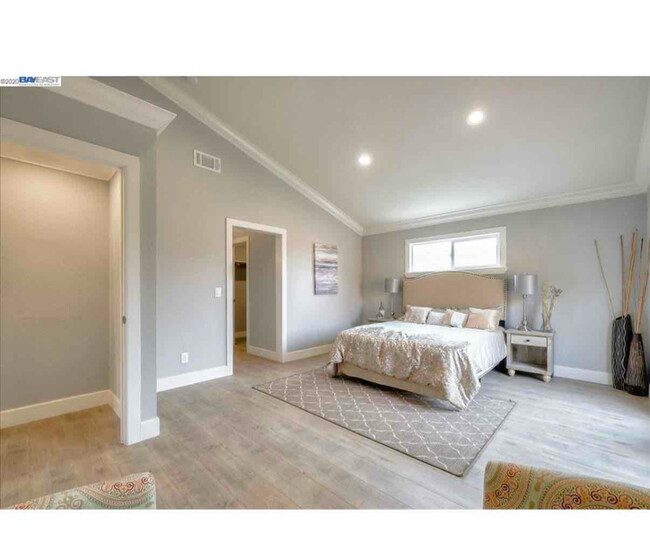 Building Photo - 25973 Regal Ave