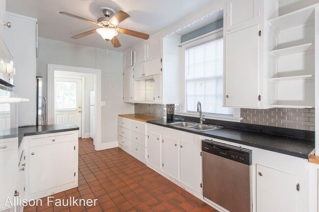 Building Photo - 4 br, 3.5 bath House - 1303 E. Fifth St