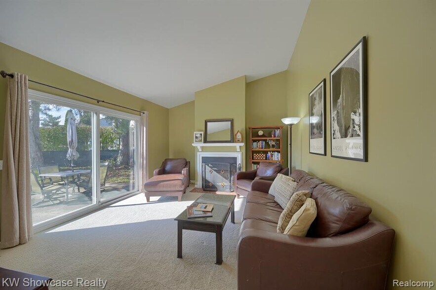 Building Photo - 24509 Simmons Dr