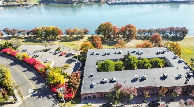 Building Photo - 1 Front St