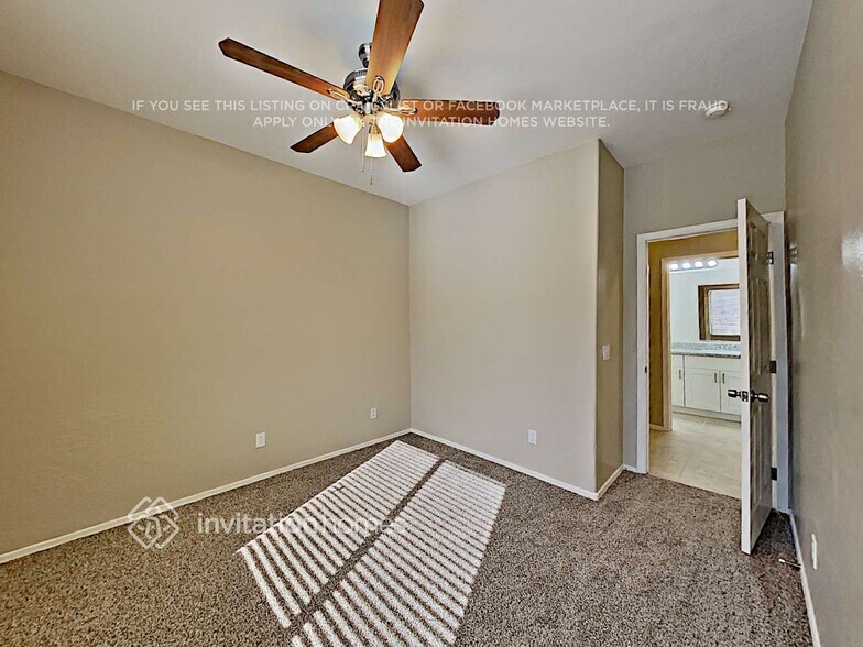 Building Photo - 15206 W Port Royale Ln