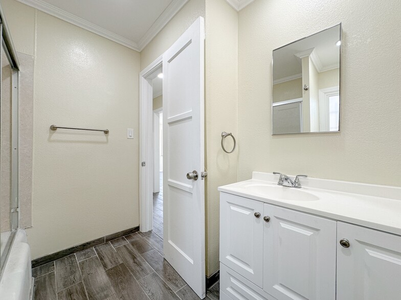 Building Photo - 4520 Marine Ave