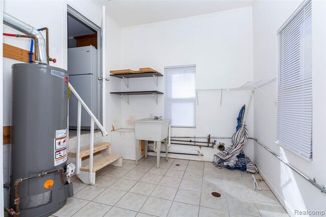 Building Photo - 9712 Cherokee St