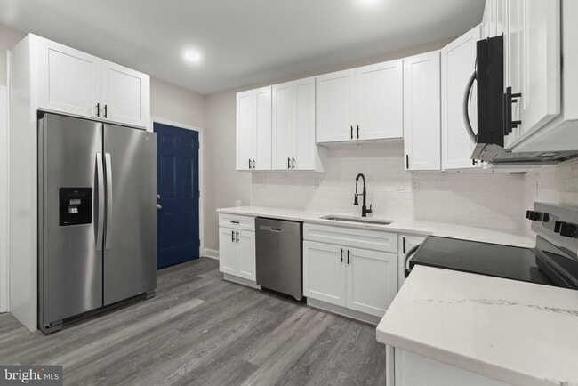 Building Photo - 505 McCabe Ave