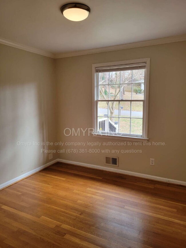 Building Photo - Lovely 4 Bedroom Home in Atlanta!