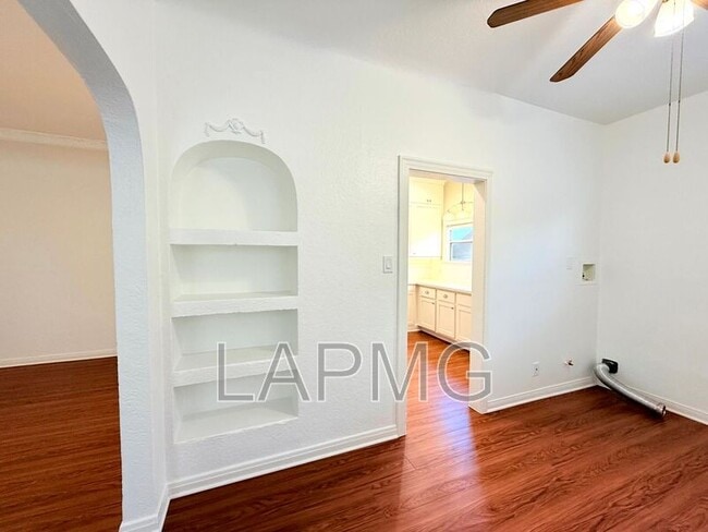 Building Photo - 2751 Pomeroy Ave