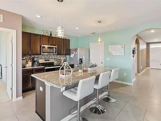 Building Photo - 2585 Ryland Falls Dr