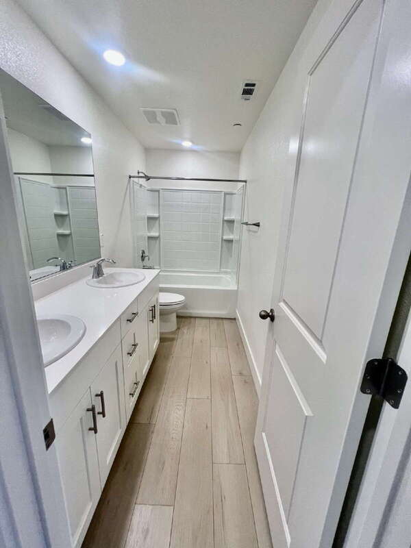 Building Photo - 3215 Center Dr