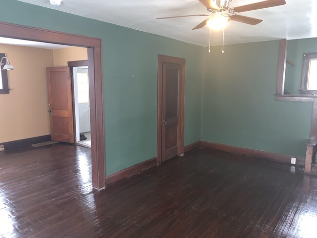 Building Photo - 1259 E Pershing St