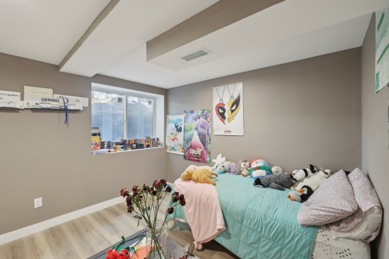 Building Photo - 1214 N High Point Rd