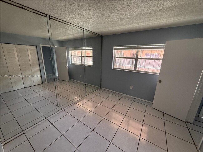 Building Photo - 19761 SW 114th Ave