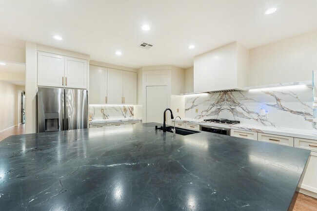 Building Photo - 82603 Grass Flat Ln