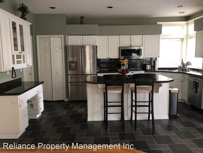 Building Photo - 16800 NW Paddington Dr