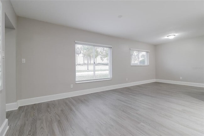 Building Photo - 5963 Bamboo Dr