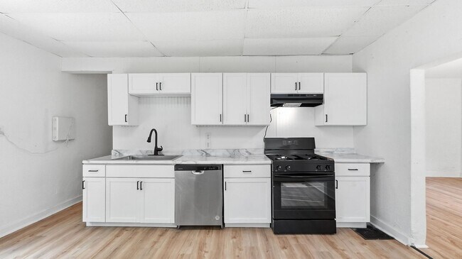 Building Photo - 1221 Wefel St