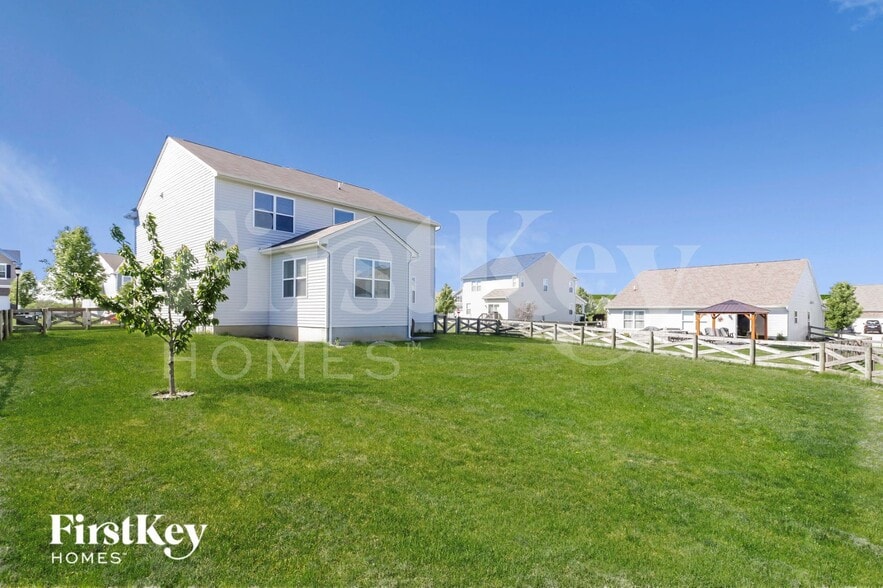 Building Photo - 4290 Yellow Prairie Dr