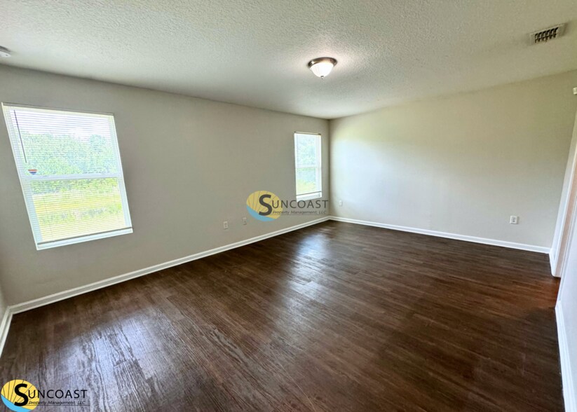 Building Photo - 8760 Kaye Ln
