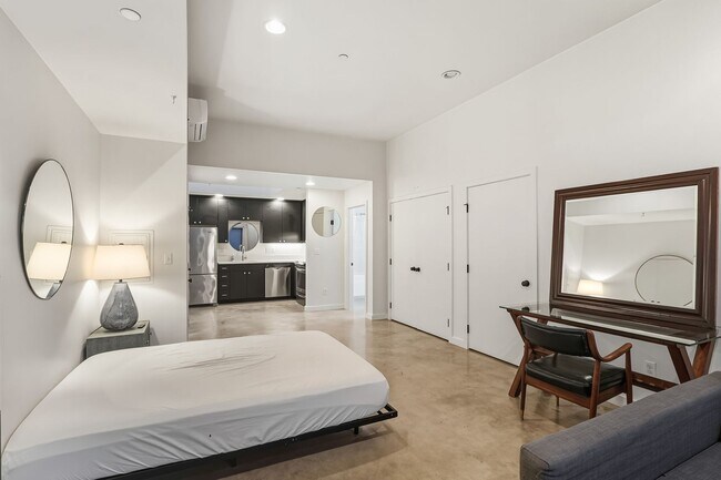 Building Photo - 18-20 N Monroe St