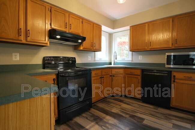 Building Photo - 21039 Emerson Ct