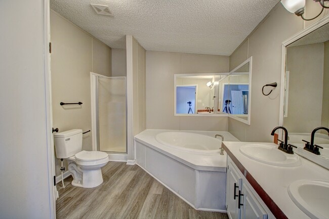 Building Photo - 106 7 Hawks Trail