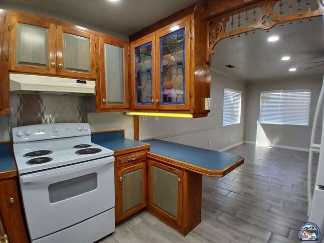 Building Photo - 141 N 5th St