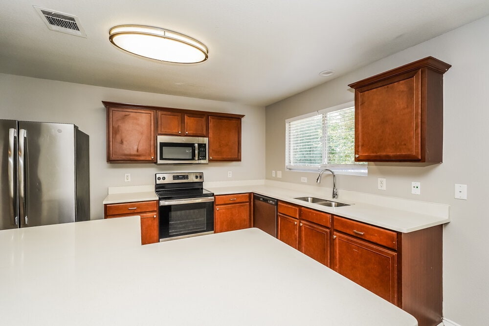 Building Photo - 8505 Shallow Creek Dr
