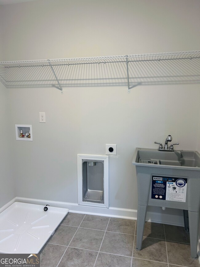 Building Photo - 3710 Renaissance Cir