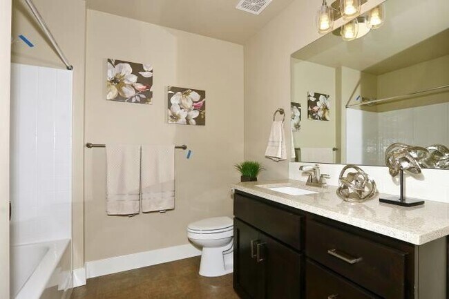Building Photo - Chic artist-style lofts home with 3 bed 2.5 bath near Boise Greenbelt.