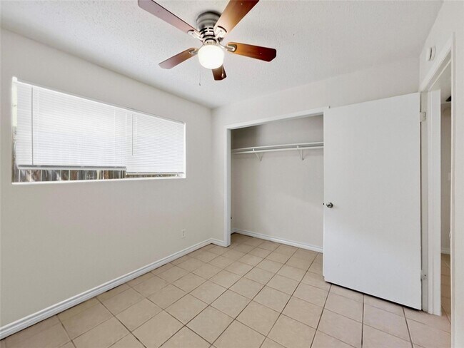 Building Photo - 1012 Fieldwood Dr