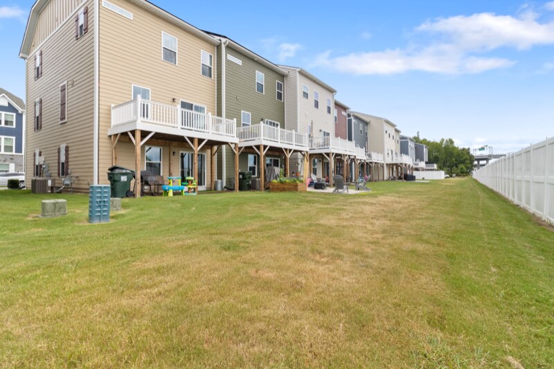 Building Photo - 1011 Gabion Wy
