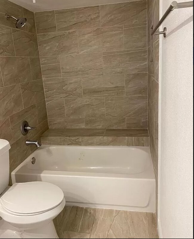 Building Photo - 2824 S Bartell Dr