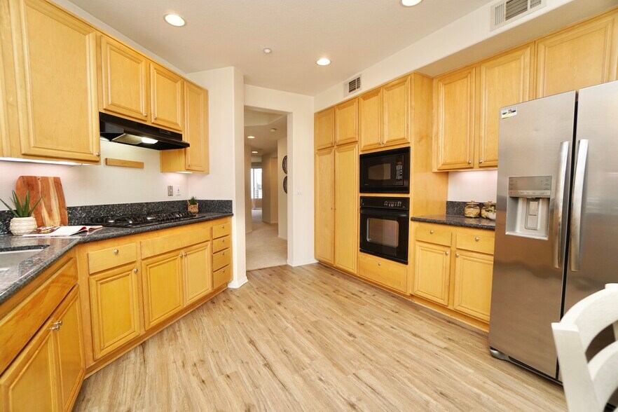 Building Photo - 817 Kalpati Cir