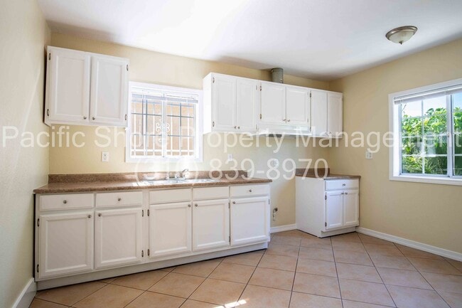 Building Photo - 1411 Fedora St