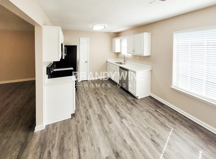Building Photo - 9628 Daly Dr