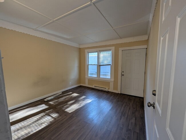 Building Photo - 20 Chellis St