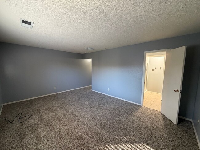 Building Photo - 3 Bedroom Single Story Home Available Near Louisiana Blvd NE & Candelaria Rd NE!