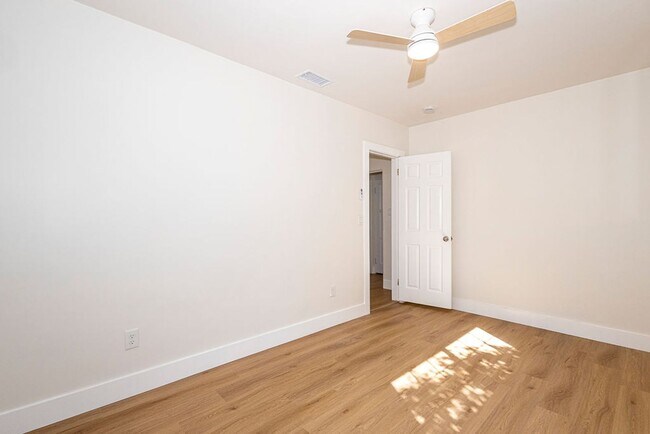 Building Photo - Keystone