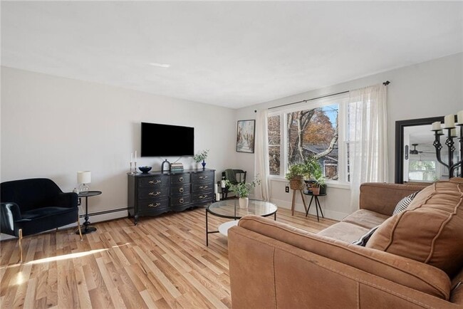 Building Photo - 40 Paolino St