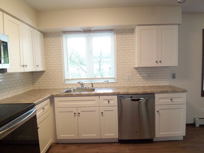 Building Photo - 4381 Woodland Ave