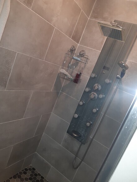 Building Photo - 135 Cedar St