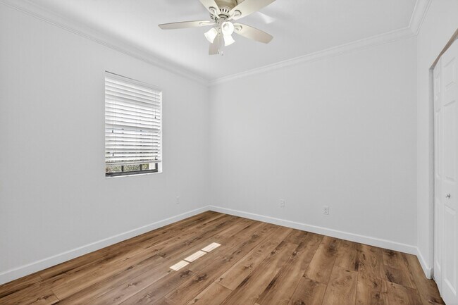 Building Photo - 10384 Wellington Parc Dr