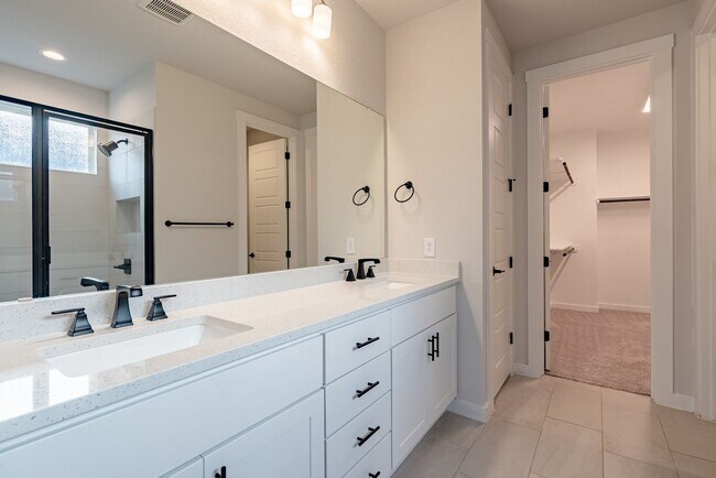 Building Photo - Spacious Buda Beauty Offering Open-Concept Living and Flexible Space for Every Lifestyle!