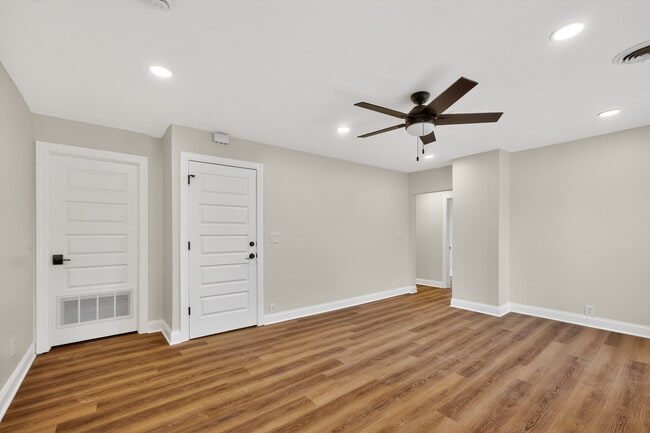 Building Photo - 305 W Exchange St